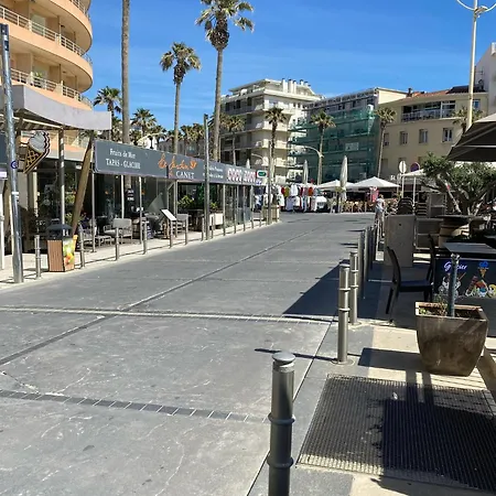 T2 Proche Centre, Terrasse Vue Mer, Climatise 4cara63 *